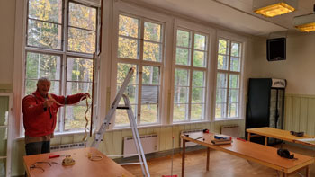 Ulf Hahlin renoverar fönster